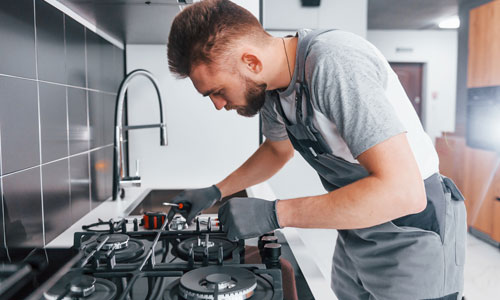 cooker repair technician